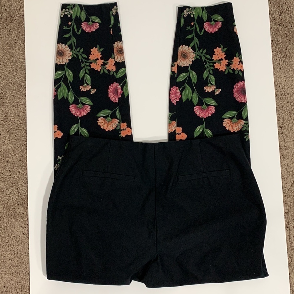 Alfani black slacks with floral bottom half, good condition button & slide clasp - Picture 3 of 7